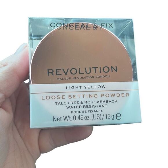 Makeup Revolution Conceal & Fix Setting Powder - Picture 1 of 2